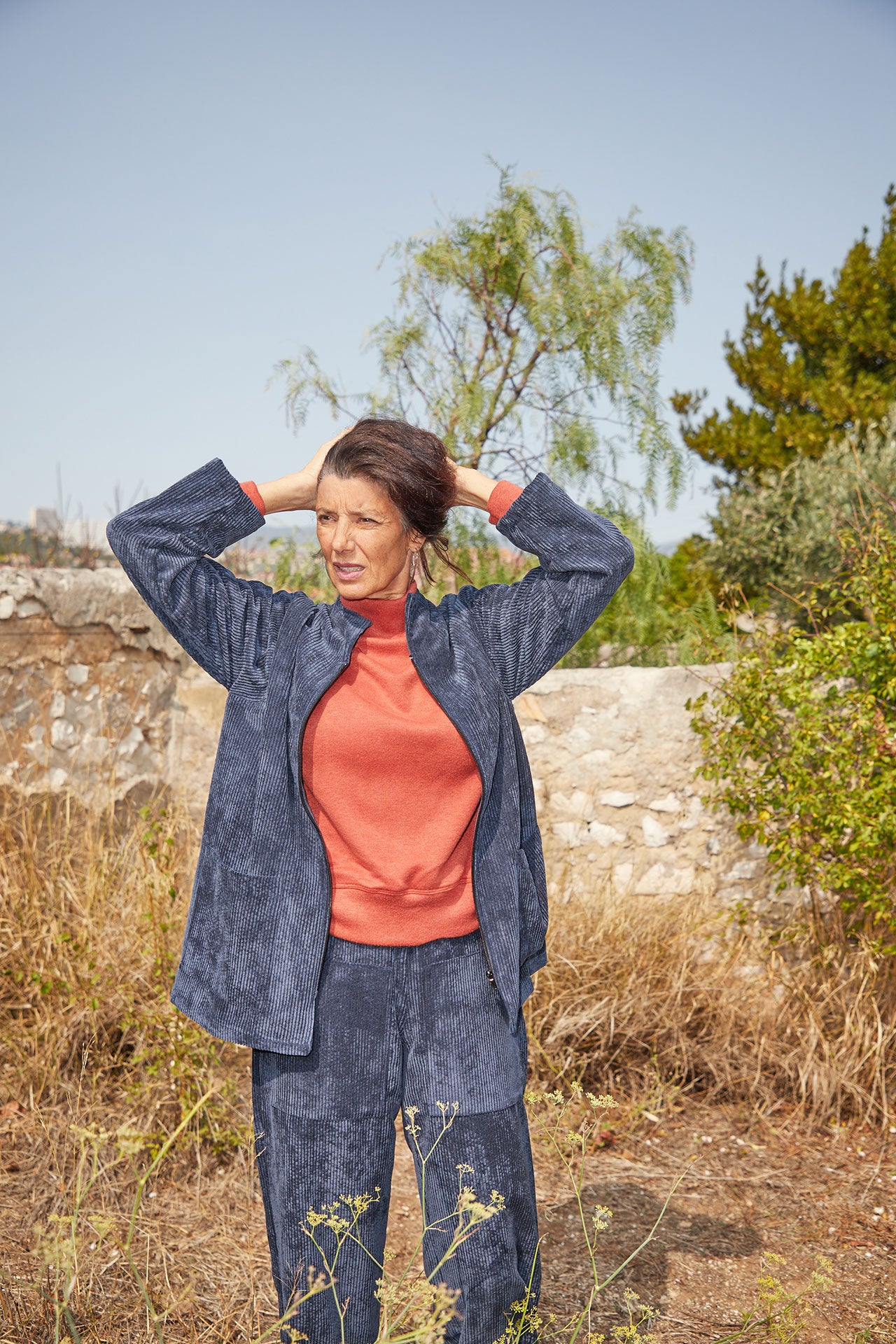 Lange italienische Samthose mit groben Rippen in Marineblau